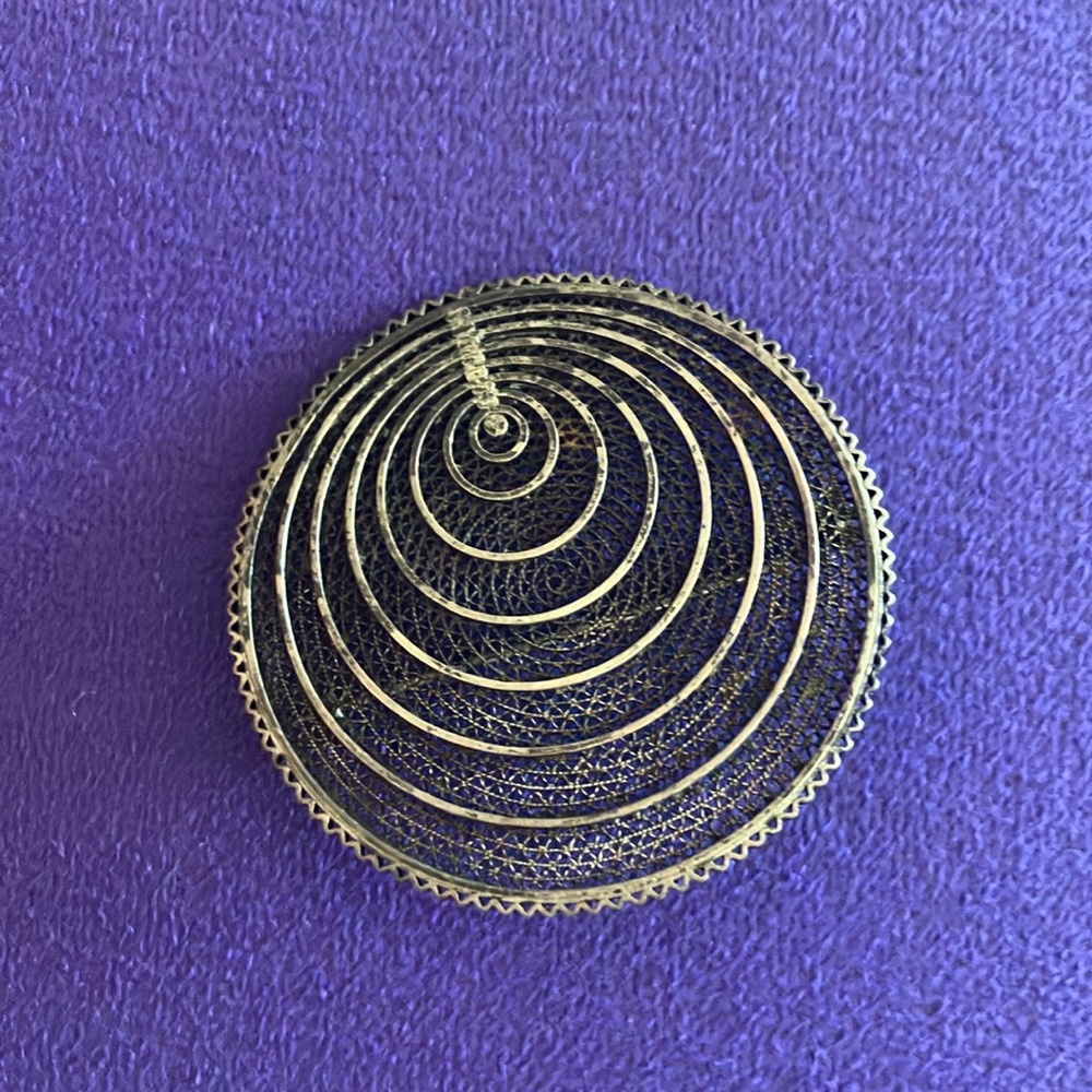 Vintage Silver Tone Spiral Filigree Round Brooch circa 70s- 80s Mod Pin